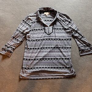 Black and White Geometric Patterned Top